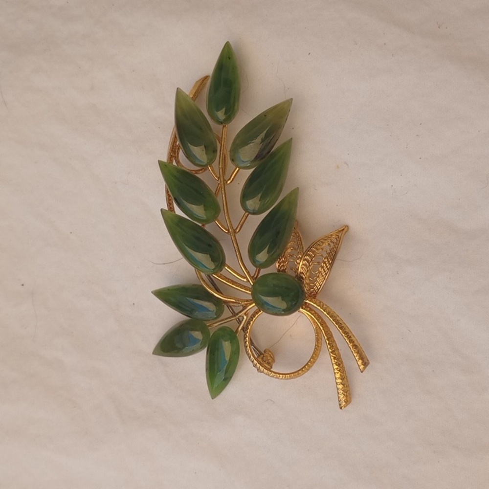 Vintage Jadeite Brooch Quiet Luxury Retro Statement Floral Green Gold Filagree
